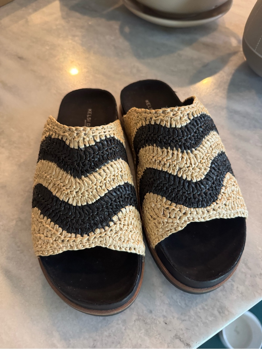 Kelsi Daggar rafia slides - Picture 2 of 3